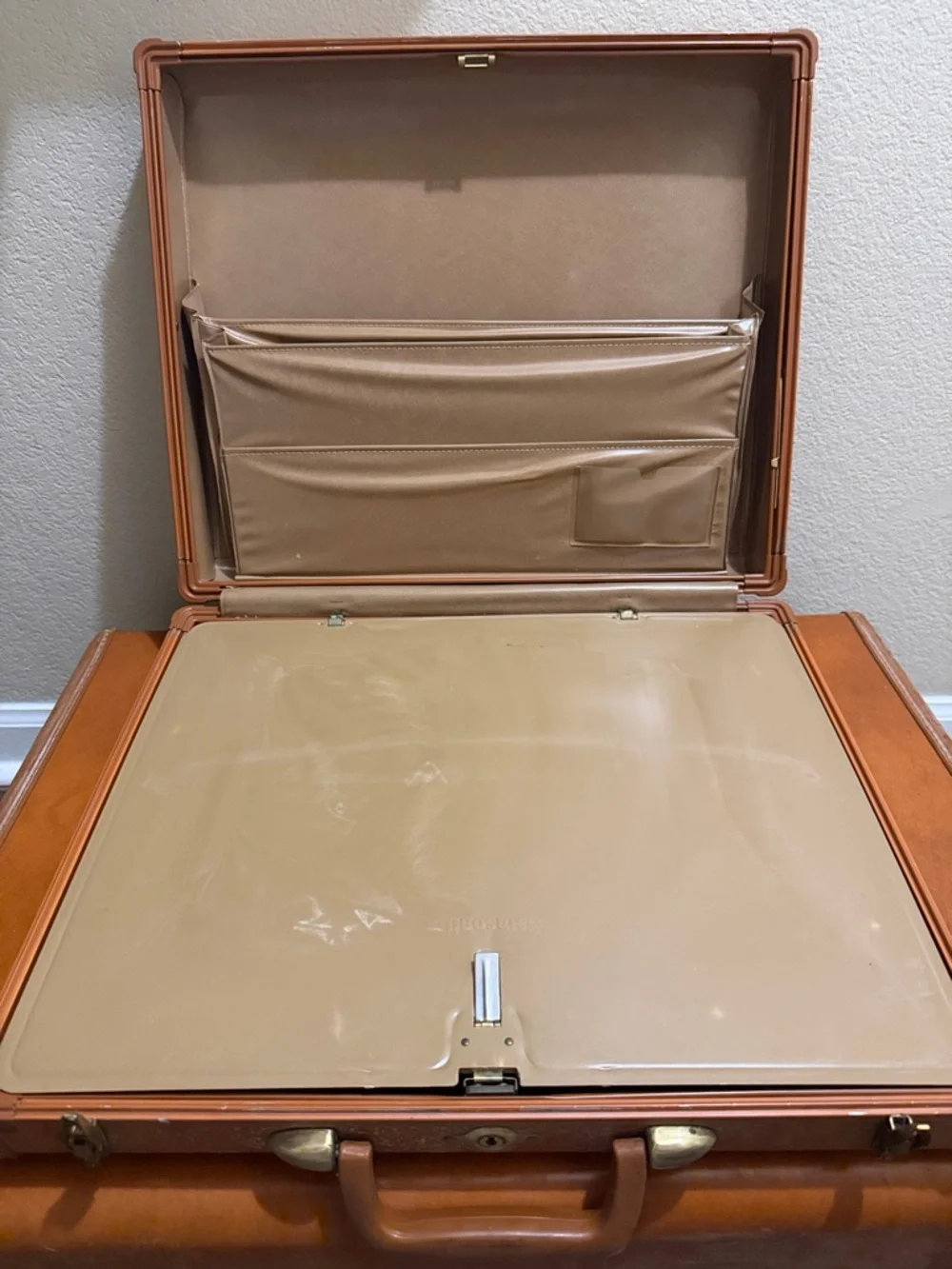 Vintage Samsonite Leather Suitcases Set - Classic Travel Luggage